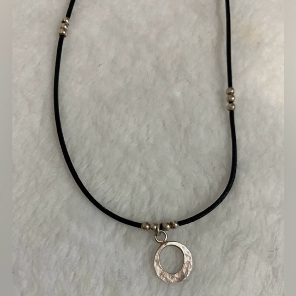 Silpada Vintage Hammered Sterling Circle & Black Leather Necklace - Picture 5 of 6